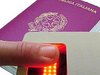 passaporto con impronte digitali