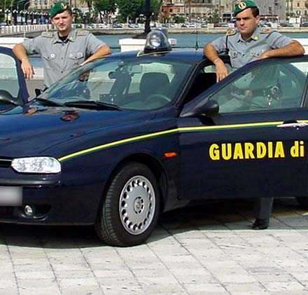 Camerieri e barman "in nero" nei locali del Valdarno