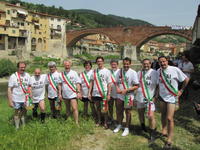 IN MUTANDE PER COLPA DELLA FINANZIARIA: LA PROTESTA DEI SINDACI DI VALDISIEVE E VALDARNO