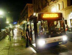 Bus notturno a chiamata nella città di Firenze